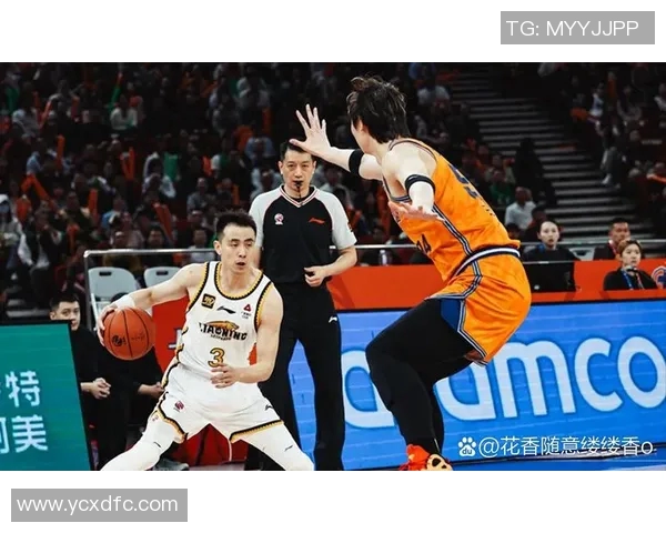 辽宁与吉林CBA对决精彩纷呈双方球员全力以赴争夺胜利